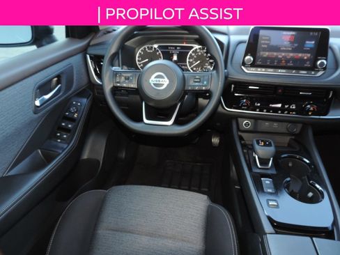 Used 2021 Nissan Rogue SV FWD image 16