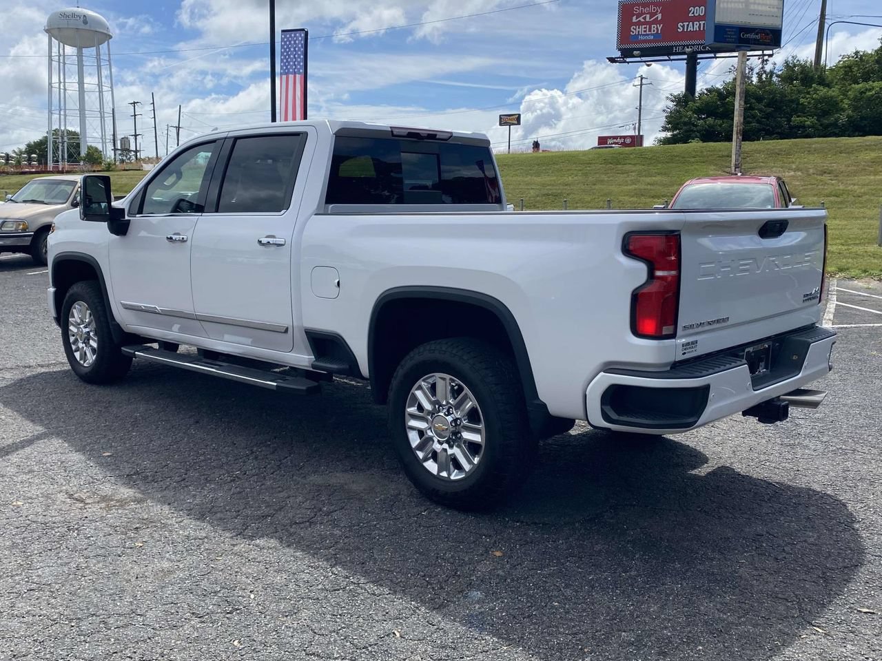 Used 2024 Chevrolet Silverado 2500 High Country AWD/4WD image 4