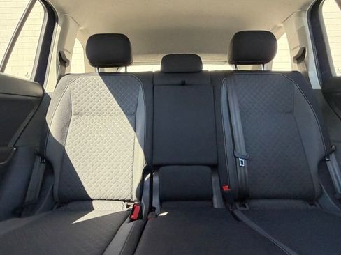 Used 2021 Volkswagen Tiguan S image 30