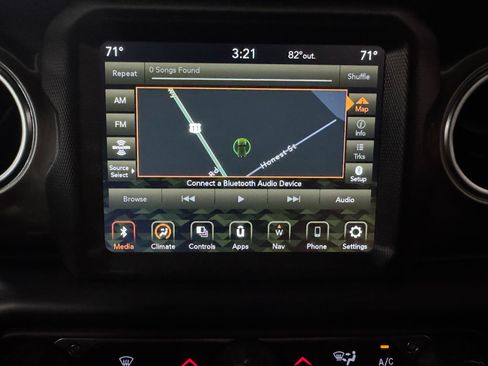 Used 2022 Jeep Wrangler Unlimited Sahara AWD/4WD image 26