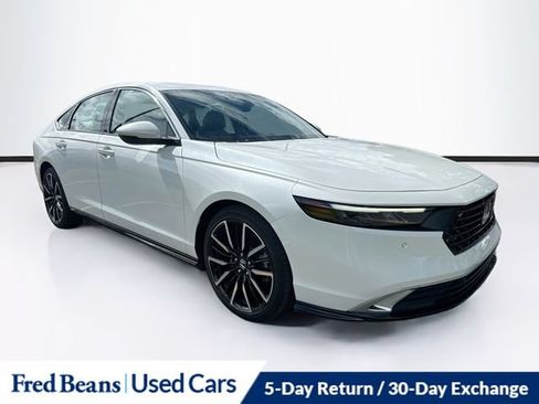 Used 2023 Honda Accord Touring image 1