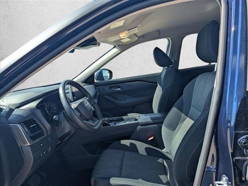 Used 2025 Nissan Rogue SV FWD image 11