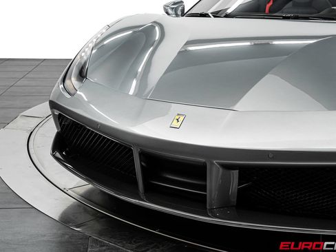 Used 2018 Ferrari 488 Spider RWD image 14