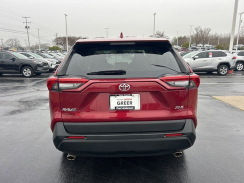 Used 2020 Toyota RAV4 XLE image 18