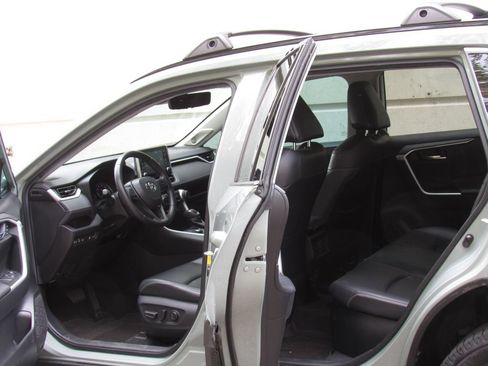 Used 2021 Toyota RAV4 XLE Premium AWD/4WD image 14