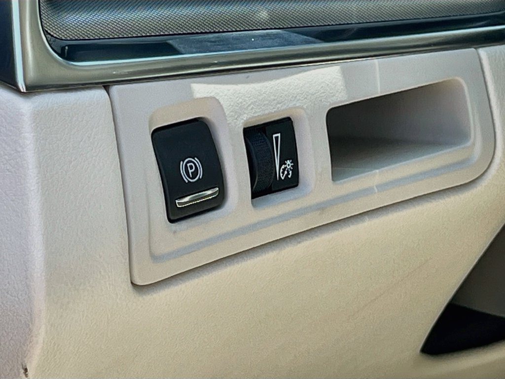 Used 2025 Cadillac XT5 Premium Luxury w/ LPO, Floor Liner Package FWD image 10