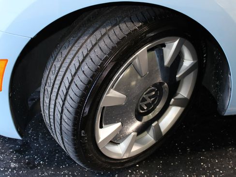 Used 2012 Volkswagen Beetle 2.5 FWD image 28