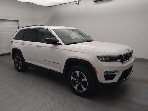 Used 2022 Jeep Grand Cherokee Limited 4xe w/ Luxury Tech Group II image 11