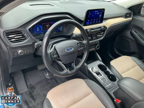 Used 2022 Ford Escape Titanium w/ Titanium Premium Package FWD image 15