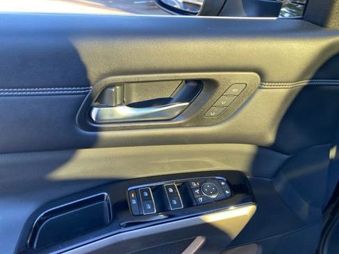 Used 2022 Nissan Pathfinder Platinum w/ Lighting Package (N92) image 22