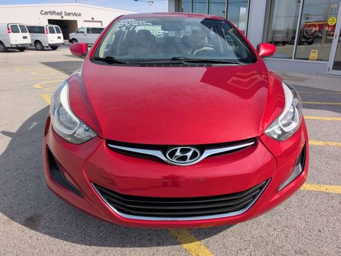 Used 2016 Hyundai Elantra SE image 2