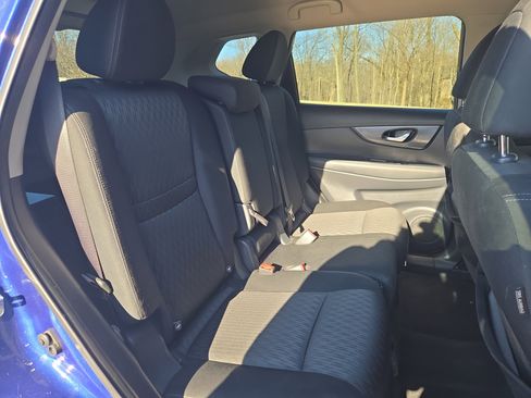 Used 2019 Nissan Rogue SV image 27