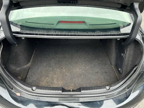 Used 2018 MAZDA MAZDA3 Sport image 11