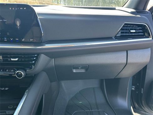 Used 2025 Chevrolet Tahoe RST w/ Advanced Technology Package image 30