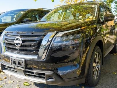 New 2025 Nissan Pathfinder SL