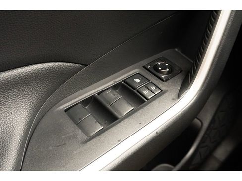 Used 2022 Toyota RAV4 LE image 28