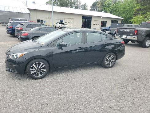 Used 2021 Nissan Versa SV FWD image 1