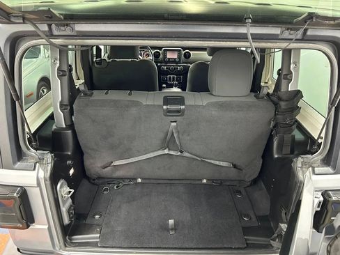 Used 2018 Jeep Wrangler Sport AWD/4WD image 11