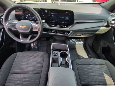 Used 2026 Chevrolet Equinox LT FWD image 17