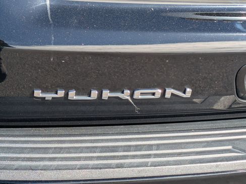 Used 2023 GMC Yukon AT4 AWD/4WD image 34