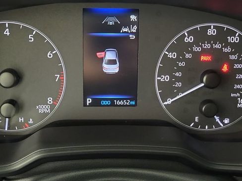 Used 2024 Toyota Corolla LE FWD image 2