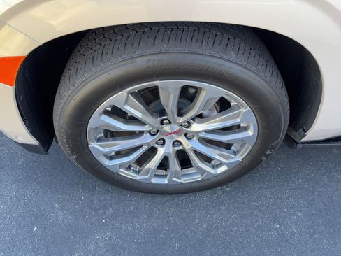 Used 2023 GMC Yukon Denali w/ Denali Reserve Package image 32