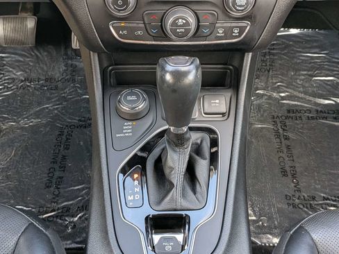 Used 2023 Jeep Cherokee Altitude Lux AWD/4WD image 18