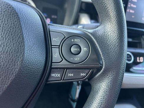 Used 2020 Toyota Corolla LE FWD image 18