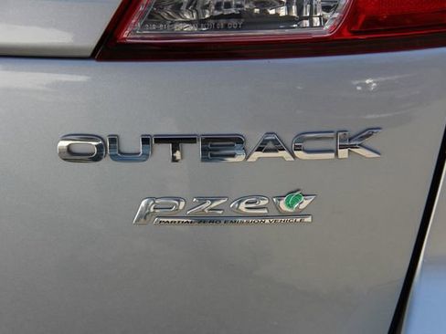 Used 2014 Subaru Outback 2.5i Limited image 8