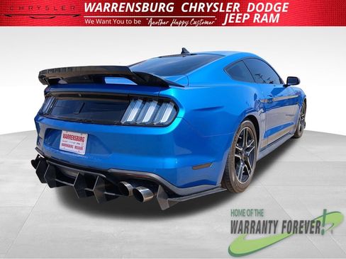 Used 2020 Ford Mustang GT RWD image 3