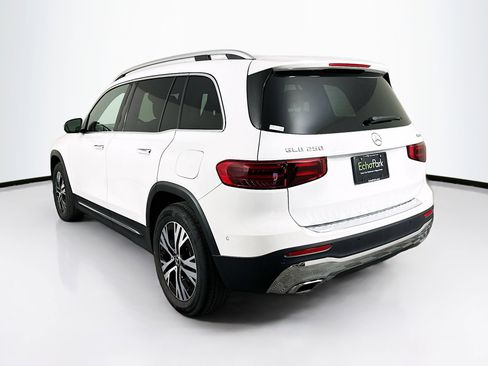 Used 2025 Mercedes-Benz GLB 250 4MATIC image 5