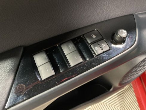 Used 2020 Toyota Prius Prime LE image 19