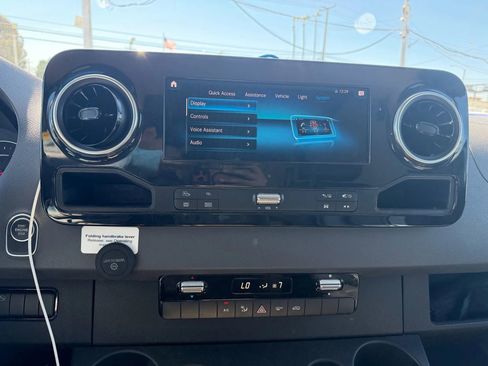 Used 2019 Mercedes-Benz Sprinter 4x4 170 image 38