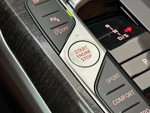 Used 2023 BMW 330i Sedan w/ M Sport Package image 32