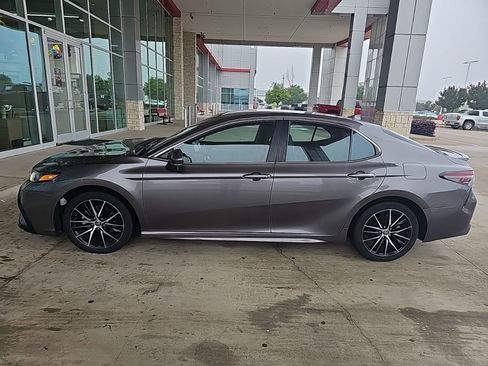 Used 2024 Toyota Camry SE FWD image 25