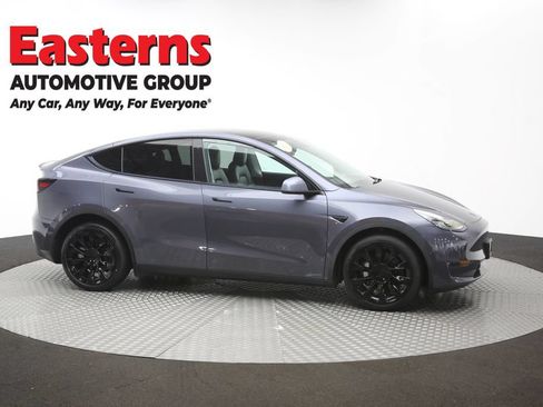 Used 2022 Tesla Model Y Long Range AWD/4WD image 41