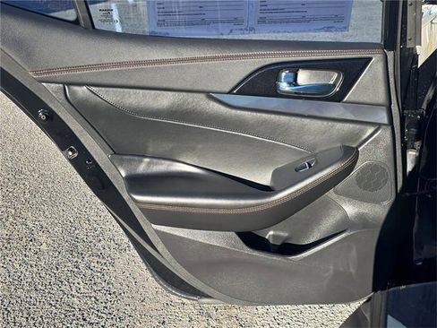 Used 2021 Nissan Maxima SR w/ Sport Mat Group image 9