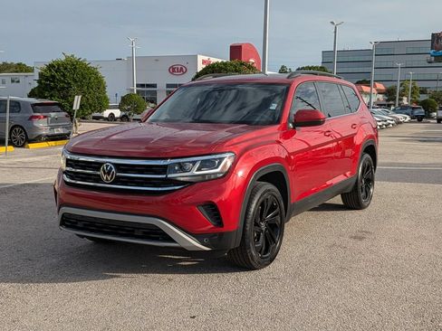 Certified 2022 Volkswagen Atlas SE w/ Panoramic Sunroof Package FWD image 2