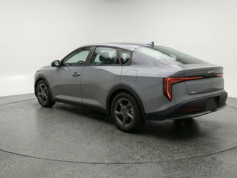 Used 2025 Kia K4 LXS image 6