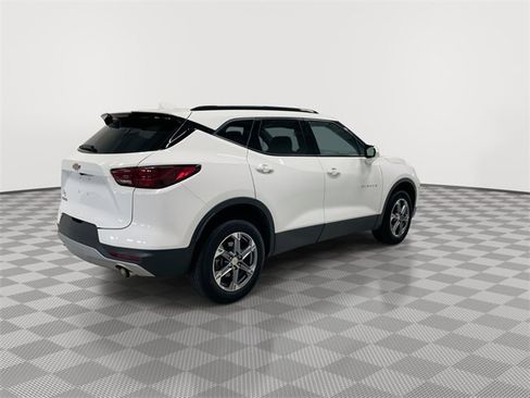 Certified 2024 Chevrolet Blazer LT w/ Convenience Package image 11