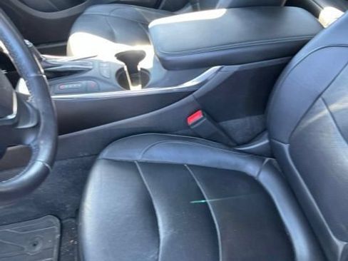 Used 2018 Chevrolet Volt Premier w/ Driver Confidence Package FWD image 12