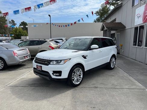 Used 2015 Land Rover Range Rover Sport SE image 6