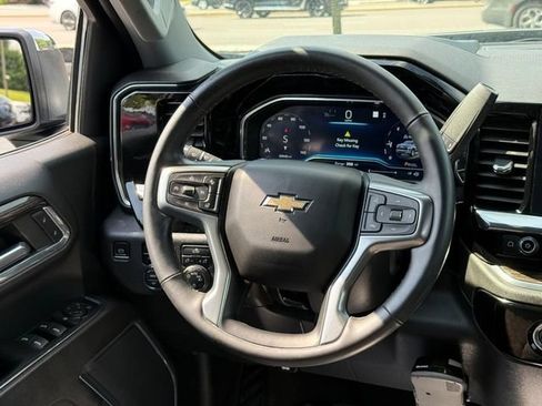 Used 2023 Chevrolet Silverado 1500 LT AWD/4WD image 13