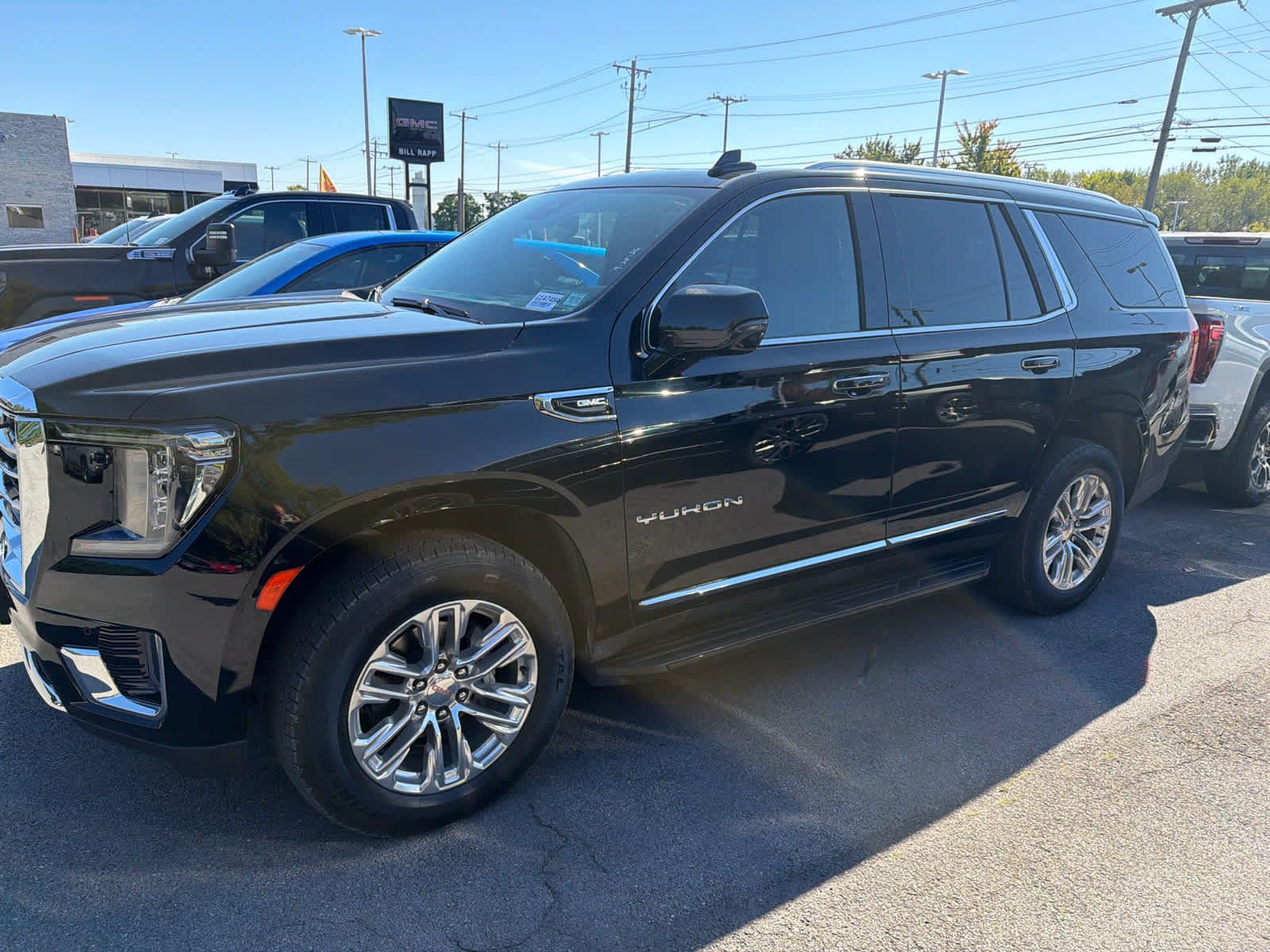 Used 2023 GMC Yukon SLT w/ SLT Premium Package AWD/4WD image 23