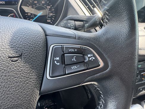 Used 2019 Ford Escape SEL FWD image 13