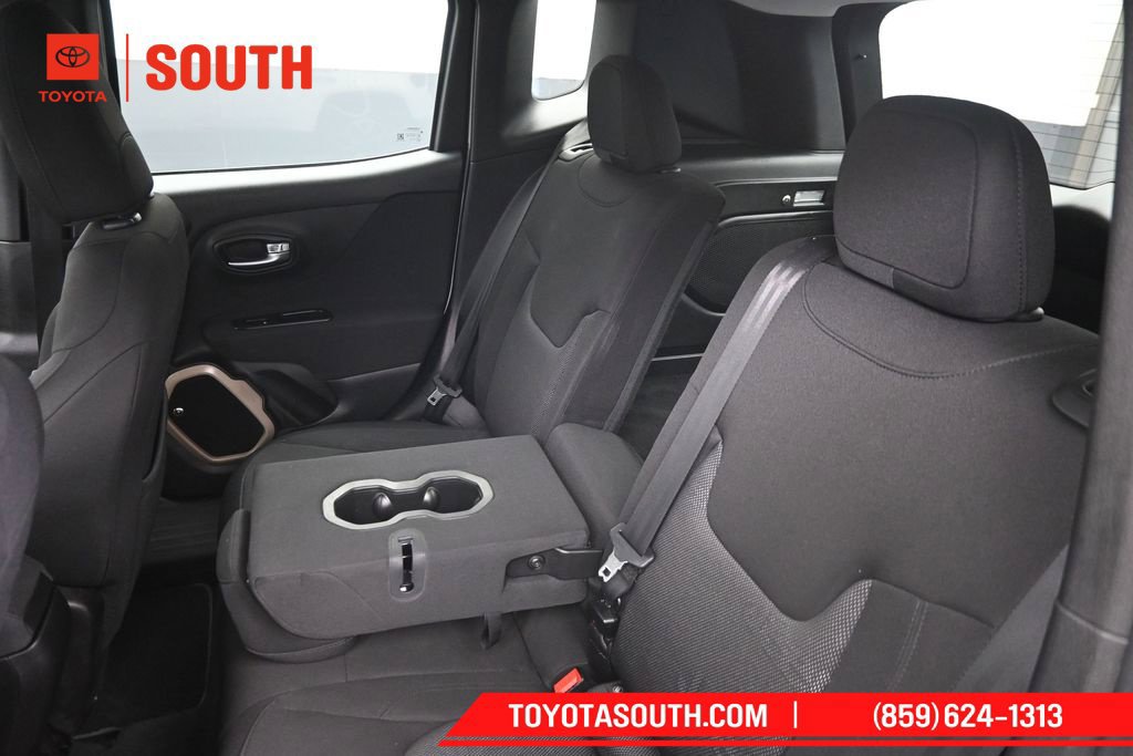 Used 2016 Jeep Renegade Latitude w/ Safety & Security Group FWD image 24