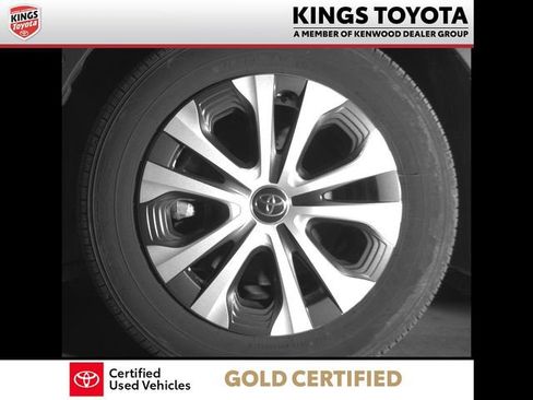 Certified 2022 Toyota Prius Prime Limited FWD image 12