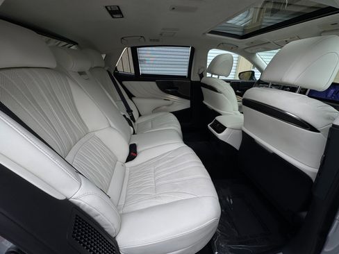 Used 2023 Lexus LS 500h AWD w/ Luxury Package image 55