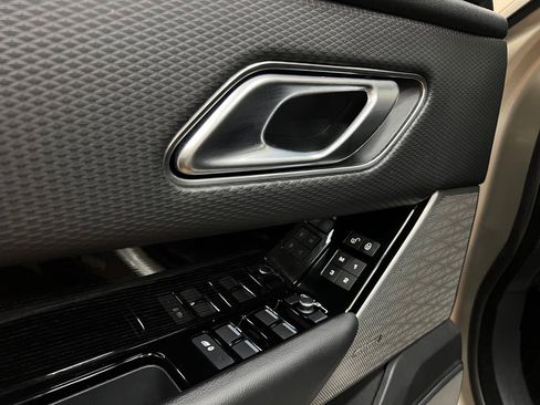 Used 2020 Land Rover Range Rover Velar R-Dynamic S image 31