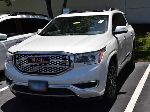 Used 2018 GMC Acadia Denali w/ Technology Package AWD/4WD image 4